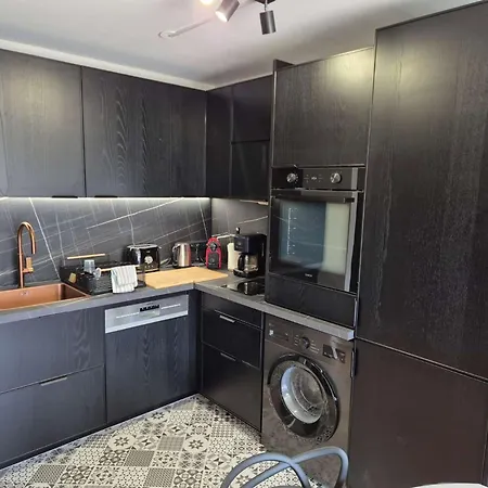 Renove Avec Grand Balcon - Fr-1-673-20
